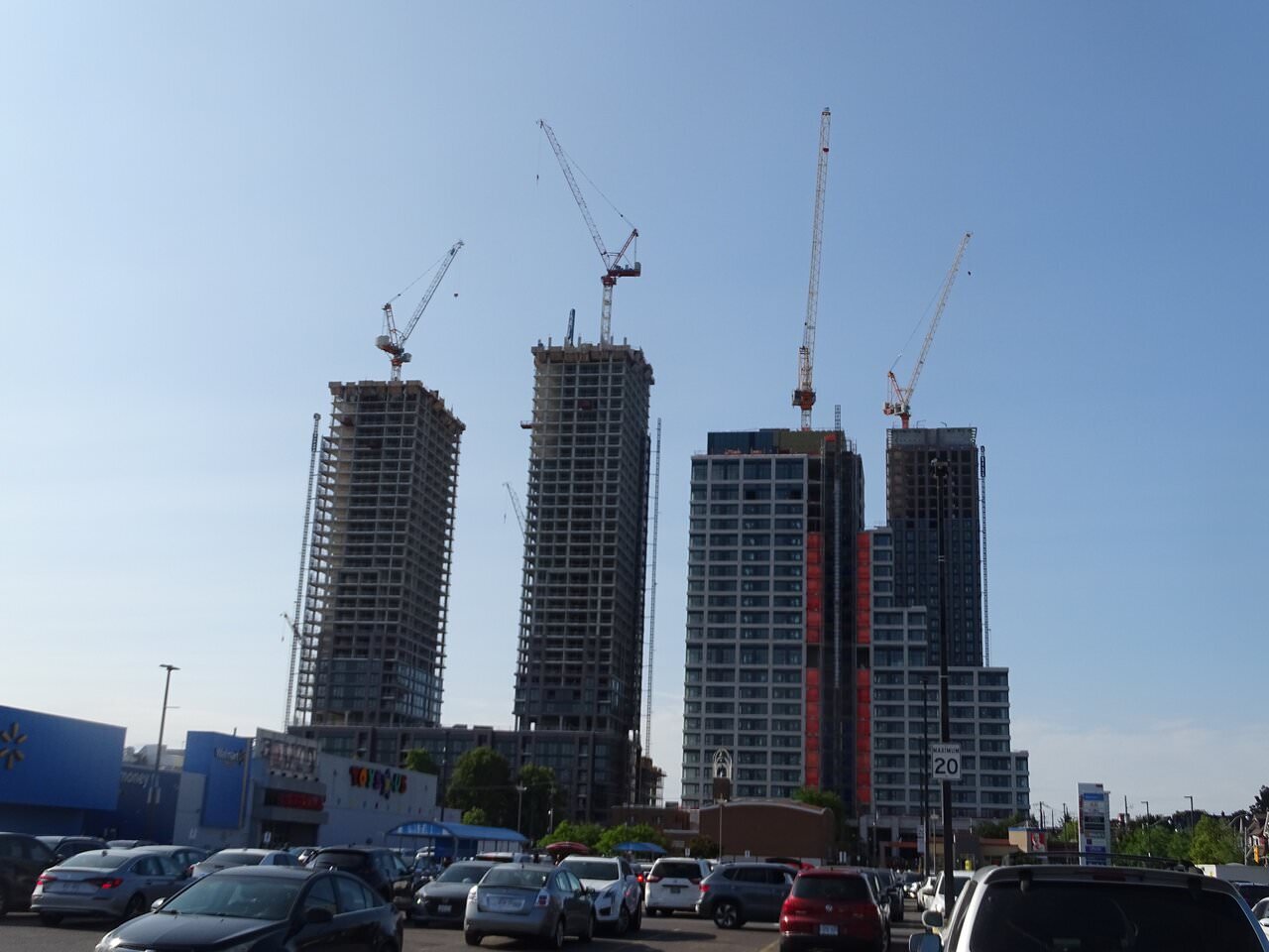 980 Dufferin for website spot